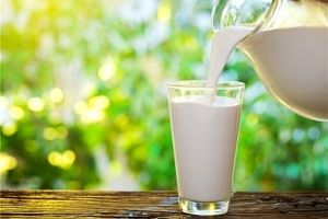 خوردنی‌های سالمی که همراه شیر نباید خورد

