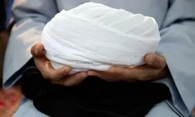 اولین «عمامه پرانی» در تاریخ ایران چه زمانی ثبت شد؟ / «عمامه‌بوسی»، راهکار مقابله اصولگرایان