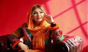 دور دور نیوشا ضیغمی با آهنگ و ماشین لوکس در تهران/ ویدئو