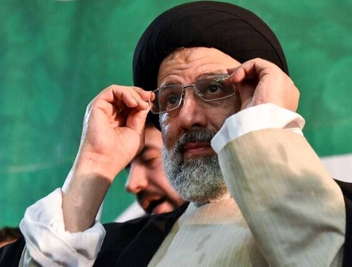 تفسیر یک اصلاحطلب از سخنان رئیسی درباره «تحریم ناپذیری» ایران: یعنی روی دولت حساب باز نکنید! / مردم گرفتار گرانیاند، دولت در فکر مبارزه با بیحجابی!