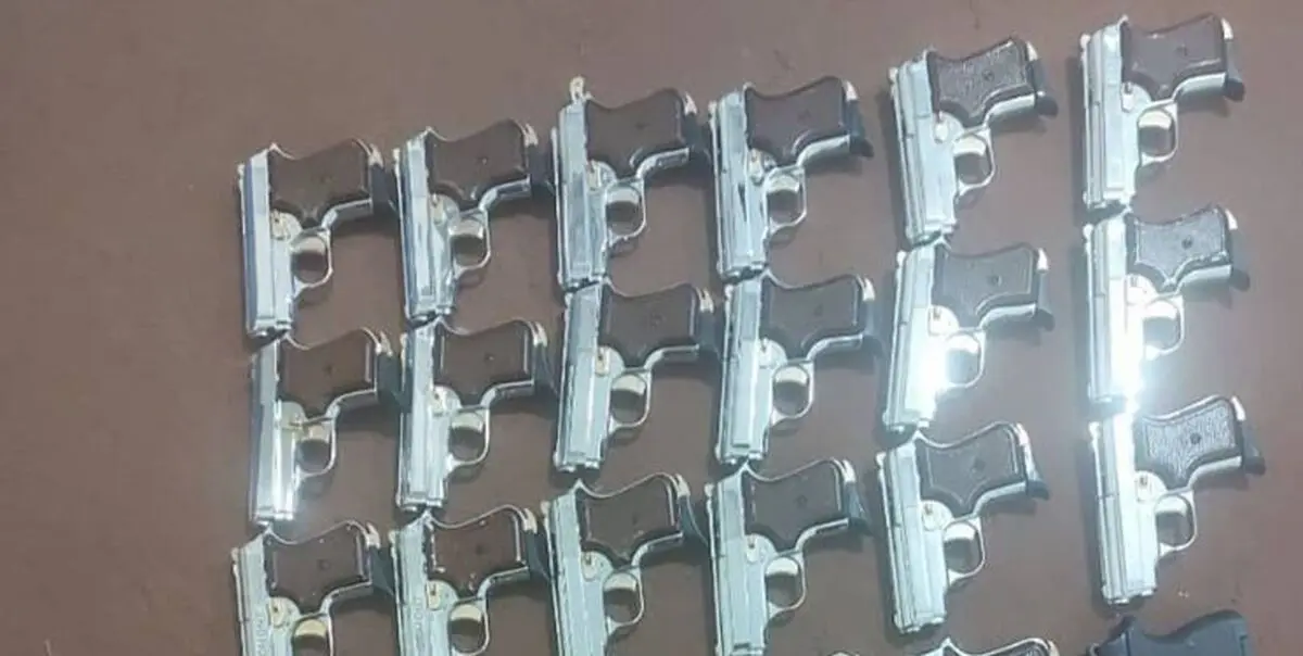 کشف ۳۲ قبضه سلاح کلت کمری در دهلران