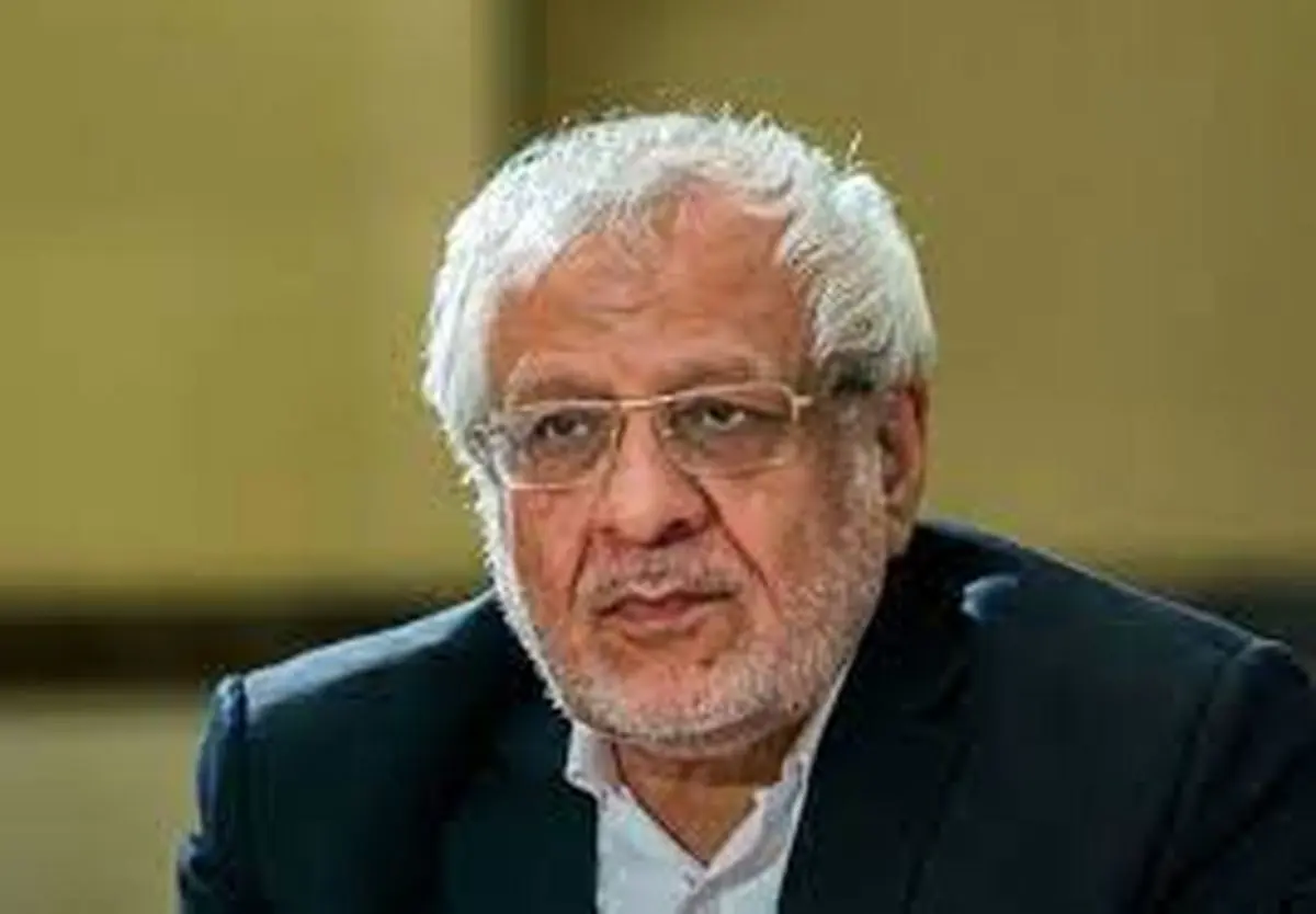 کسی که بالای پشت‌بام شعار «مرگ بر» می‌دهد کسی با او کار ندارد / چرا بنزین را سه تومان بفروشیم، تا قاچاق ‌کنند؟