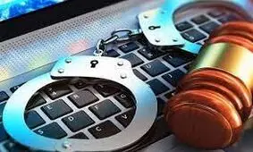 مزاحم اینترنتی برای دختر جوان با هدف رسیدن به خواسته شوم