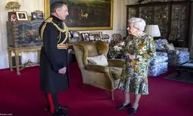 ملکه انگلیس آفتابی شد/ ویدئو