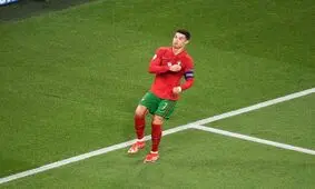 رونالدو: بفهمم مفید نیستم خودم کنار می‌روم

