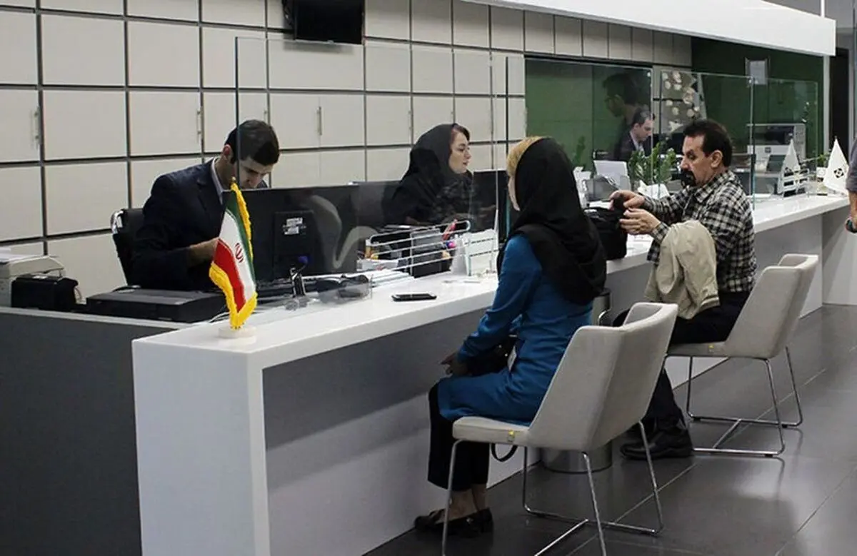 ایرانی‌ها در فروردین چقدر وام گرفتند؟/ ۴۸ درصد از وام‌ها صرف خرید کالا شد