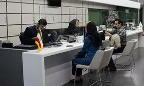 ایرانی‌ها در فروردین چقدر وام گرفتند؟/ ۴۸ درصد از وام‌ها صرف خرید کالا شد