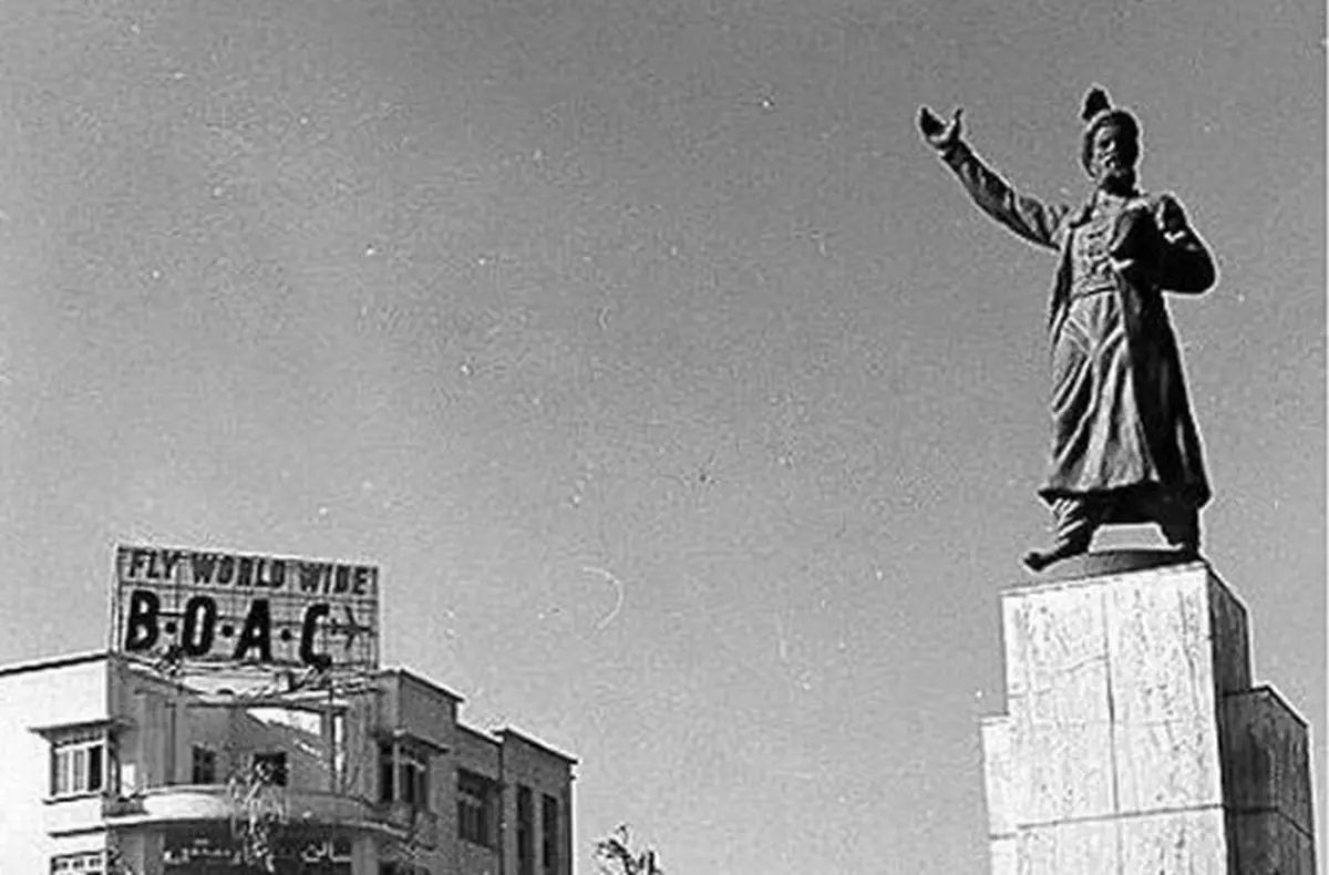 فردوسیِ فراموش‌شده میدان فردوسی؛ تندیسی که دیگر در تهران نیست