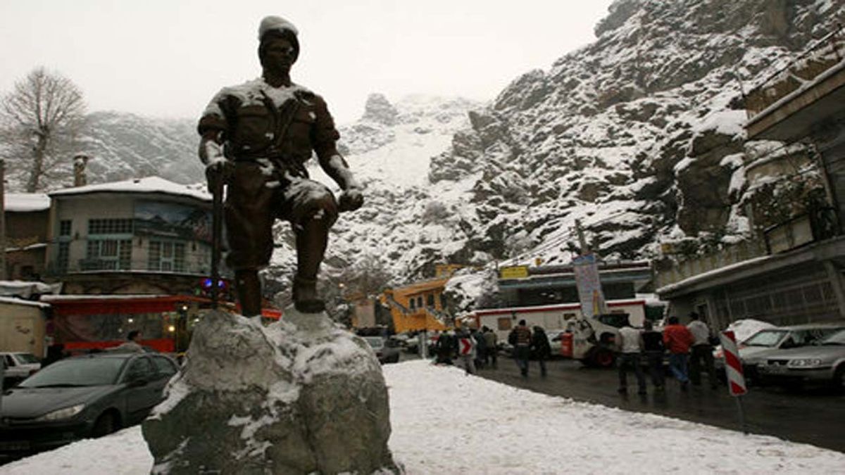 داستان ساخت مجسمه کوهنورد در میدان سربند تهران