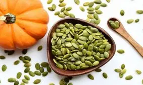 همه چیز درباره تخمه کدو؛ از طعم تا خواص شگفت‌انگیز

