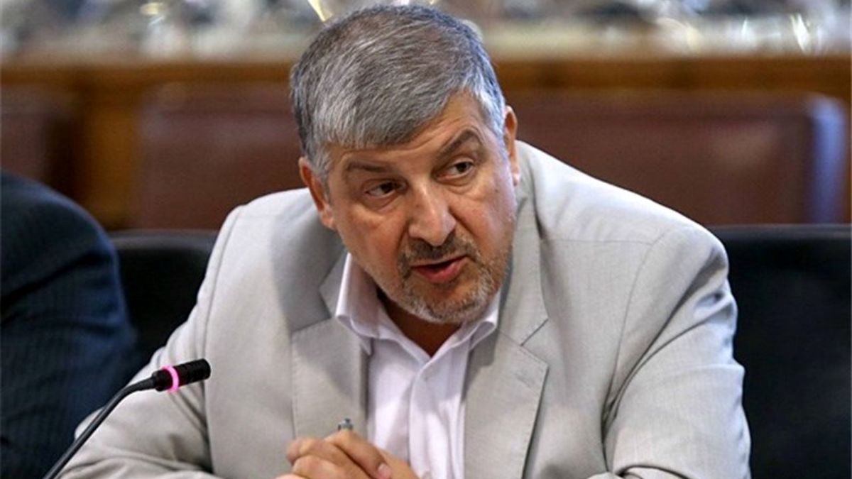 معلوم نیست چه کسی مسئول هماهنگی تیم اقتصادی است/ محسن رضایی را بین چند اتاق محصور کردهاند و اختیاری ندارد