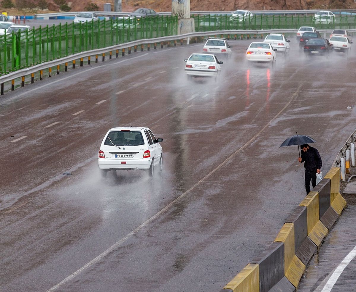 رگبار و رعد و برق در نقاط مختلف کشور