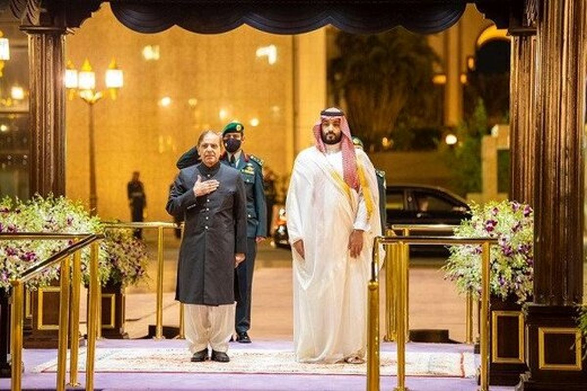 سفر به عربستان و امارات چه دستاوردی برای نخست وزیر پاکستان داشت؟