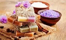 طرز تهیه صابون تزئینی با گل خشک در منزل
