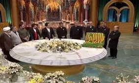 اعطای نشان خادمی حرم مطهر امام رضا(ع) به عوامل برنامه محفل/ ویدئو