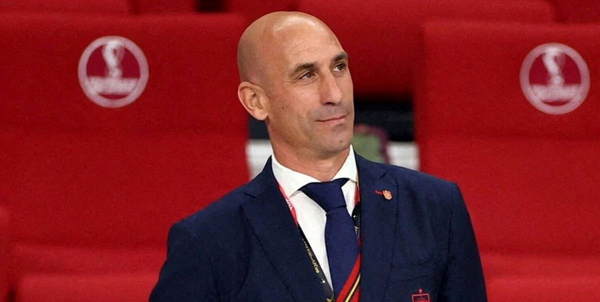 مادر رئیس خطاکار فوتبال اسپانیا خودش را در کلیسا حبس کرد!