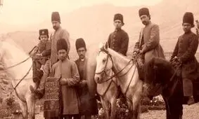سفر در زمان؛ عکس دسته‌جمعی «شاهزادگان قاجار» در دوران حکومت ناصرالدین شاه