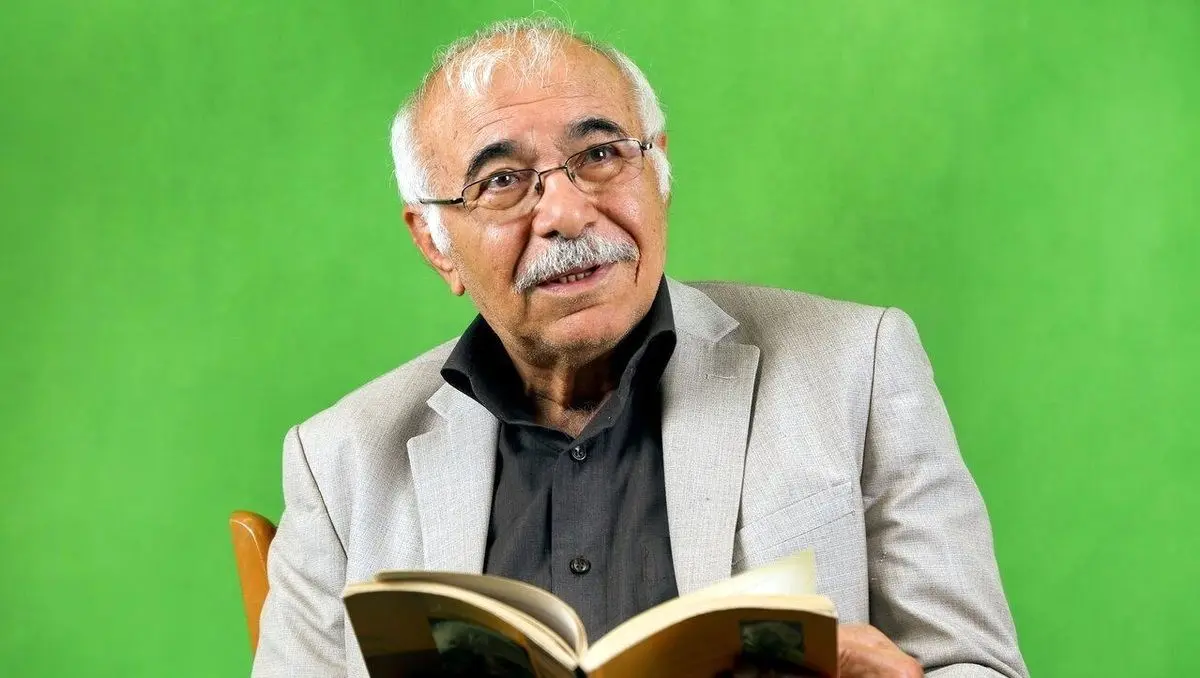 مردی که زنده بود تا به غزل فکر کند