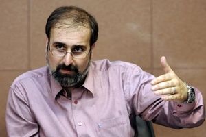 عبدالرضا داوری به ۶ ماه حبس و شلاق و ممنوعیت فعالیت در رسانه‌های اجتماعی محکوم شد

