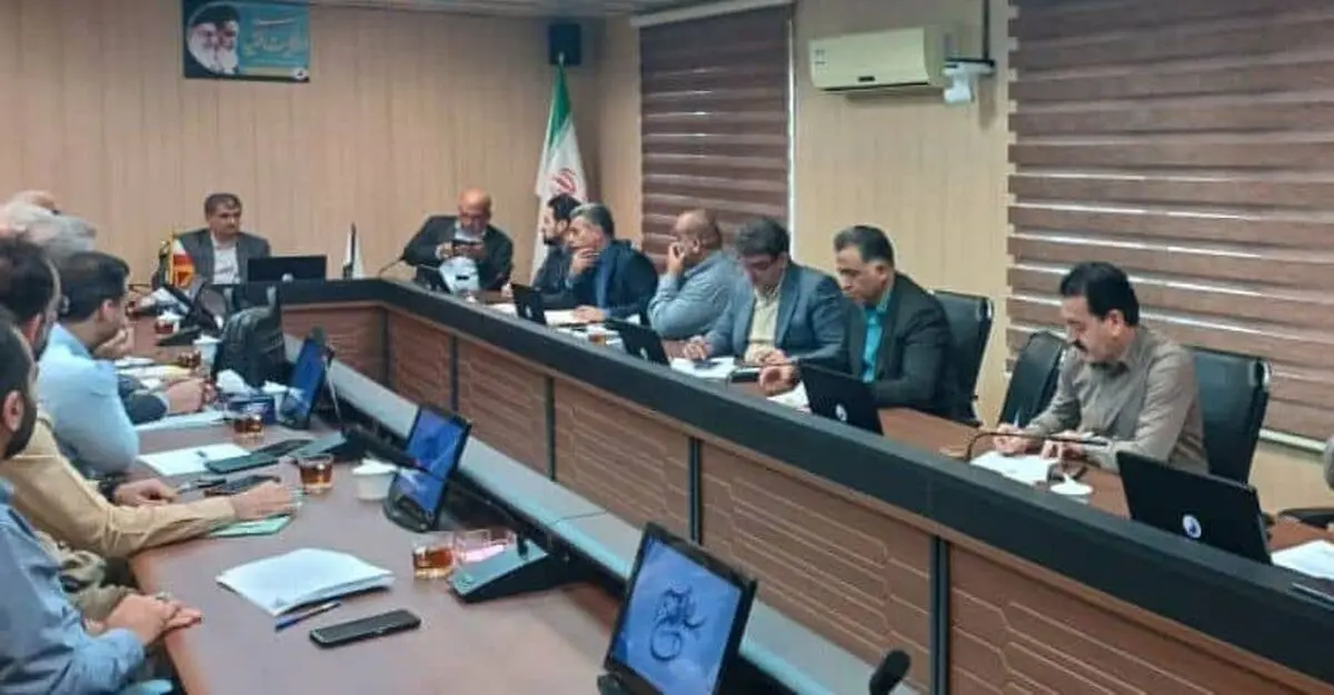 در سازمان آب و برق استان خوزستان برگزار شد؛ نشست بررسی حل معضل آب هفت‌تپه با حضور مدیران عامل شرکت توسعه نیشکر و هفت‌تپه و معاونین سازمان آب و برق استان