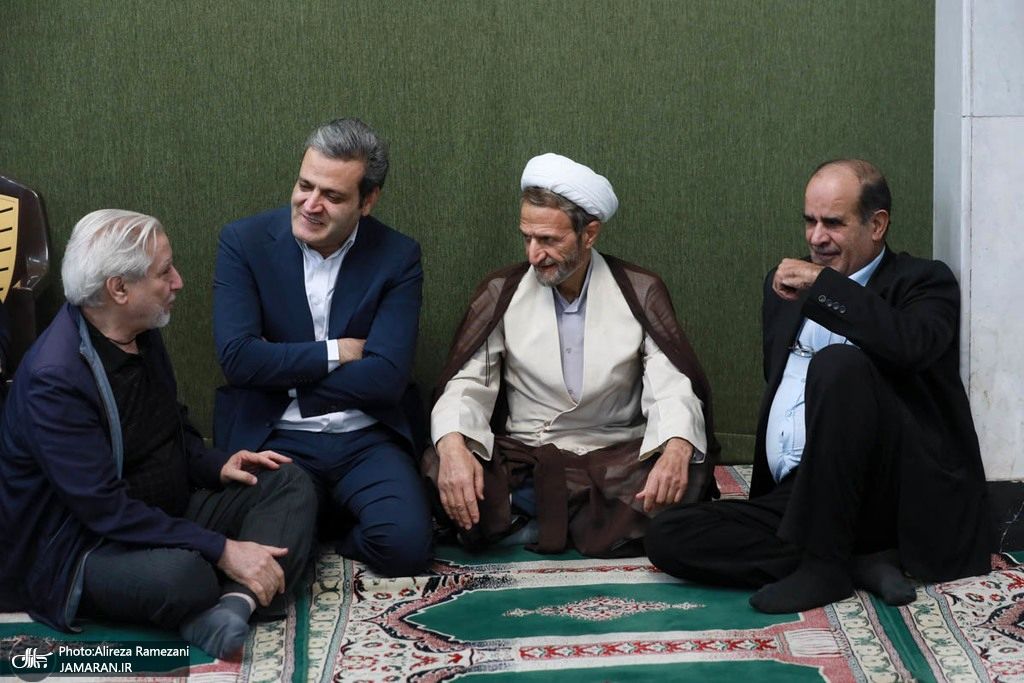 تصاویر: مراسم تشییع برادر سید مصطفی تاجزاده