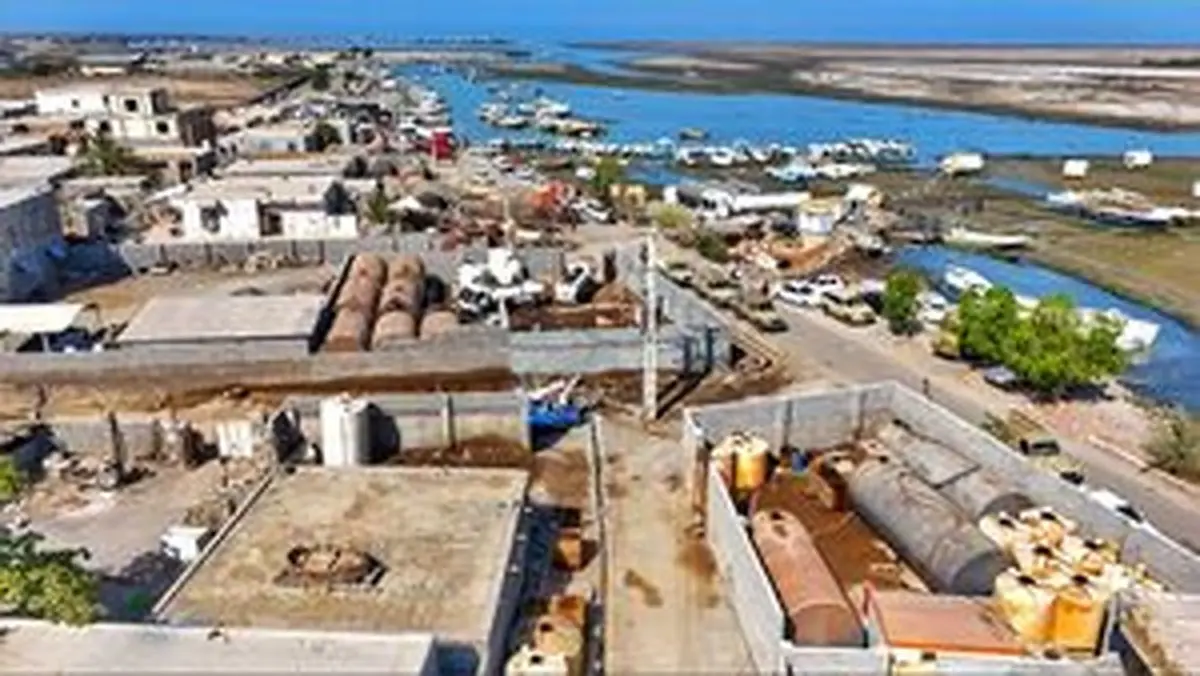 ناگفته‌های بزرگ‌ترین باند قاچاق سوخت؛ از گردش مالی 167 همتی تا شناسایی 9528 مظنون و تشکیل پرونده برای 753 نفر عضو موثر/ این باند 4 میلیارد لیتر سوخت از کشور خارج کرده اند/ بیش از ۴۳۲ لنج مرتبط با قاچاق توقیف شده است