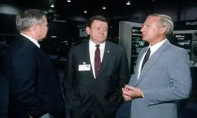 ژنرال هویزر آمریکایی از ایران رفت/ استقبال مطبوعات شوروی از انتصاب بازرگان/ امام: همه با هم در یک صف بدون هیچ امتیازی شرکت کنیم/ عکس