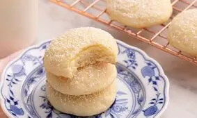 طرز تهیه کلوچه پنیری ساده و خوشمزه