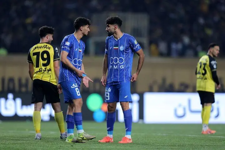 بازی استقلال با افکار عمومی به خاطر پرسپولیس/ هیچ قراردادی ثبت نمی‌شود
