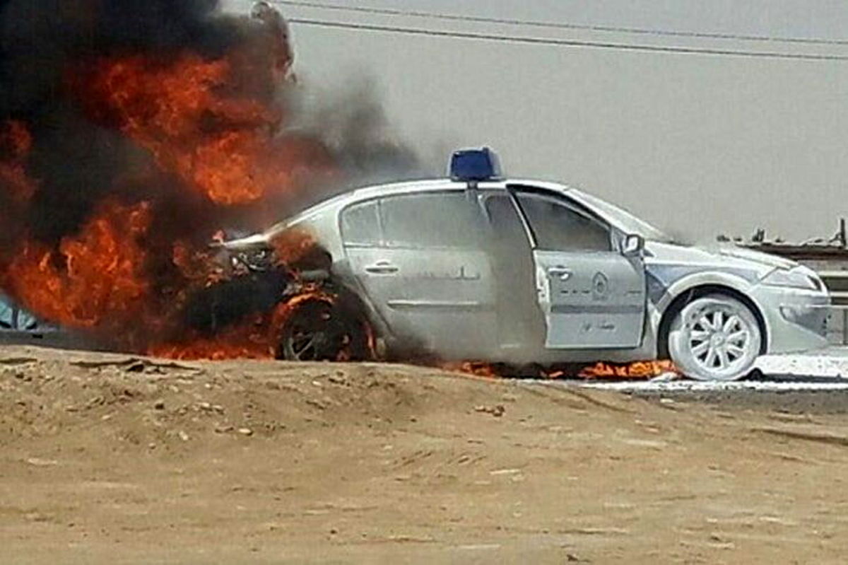 خودروی پلیس در مشهد دچار آتش‌سوزی شد
