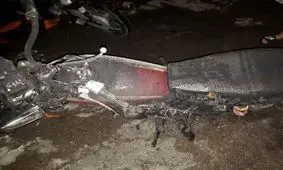 حریق ۲ دستگاه موتور در پارکینگ منزل