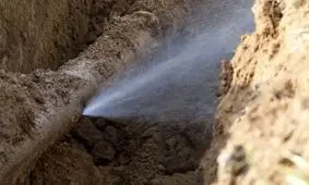 آبی که ۳ ماه است در تهران هدر می‌رود/ ویدئو