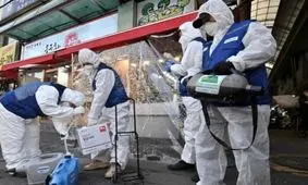 تصاویری وحشتناک از درگیری بین مردم چین با مامورین مبارزه با کرونا/ ویدئو