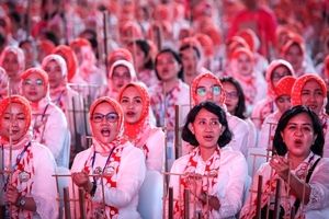 همنوازی ۱۵ هزار نفره یک ساز محلی در اندونزی/ ویدئو
