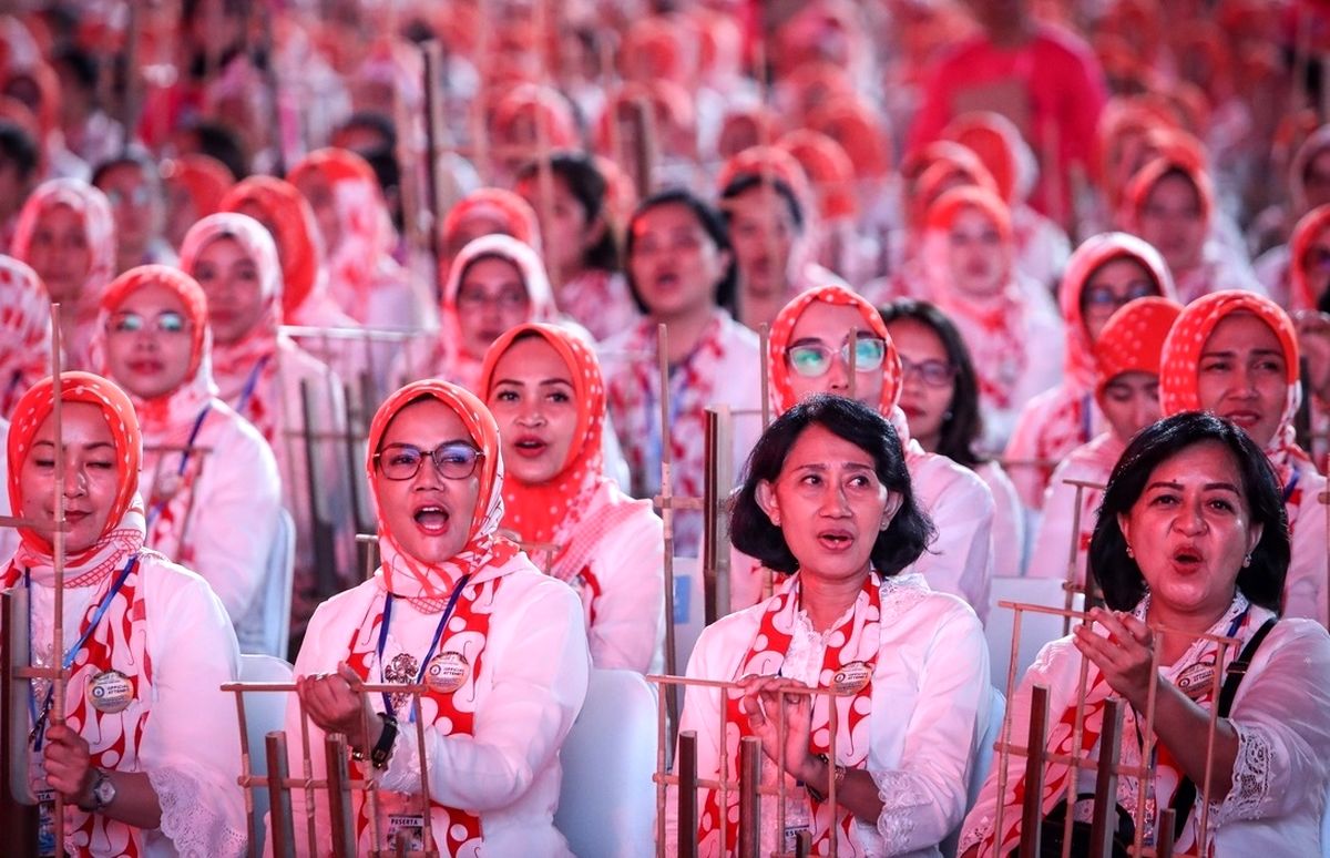 همنوازی ۱۵ هزار نفره یک ساز محلی در اندونزی/ ویدئو
