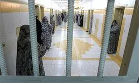 گفت‌وگوی بهروزآذر با زنان بازداشت‌شده اغتشاشات اخیر در زندان قرچک
