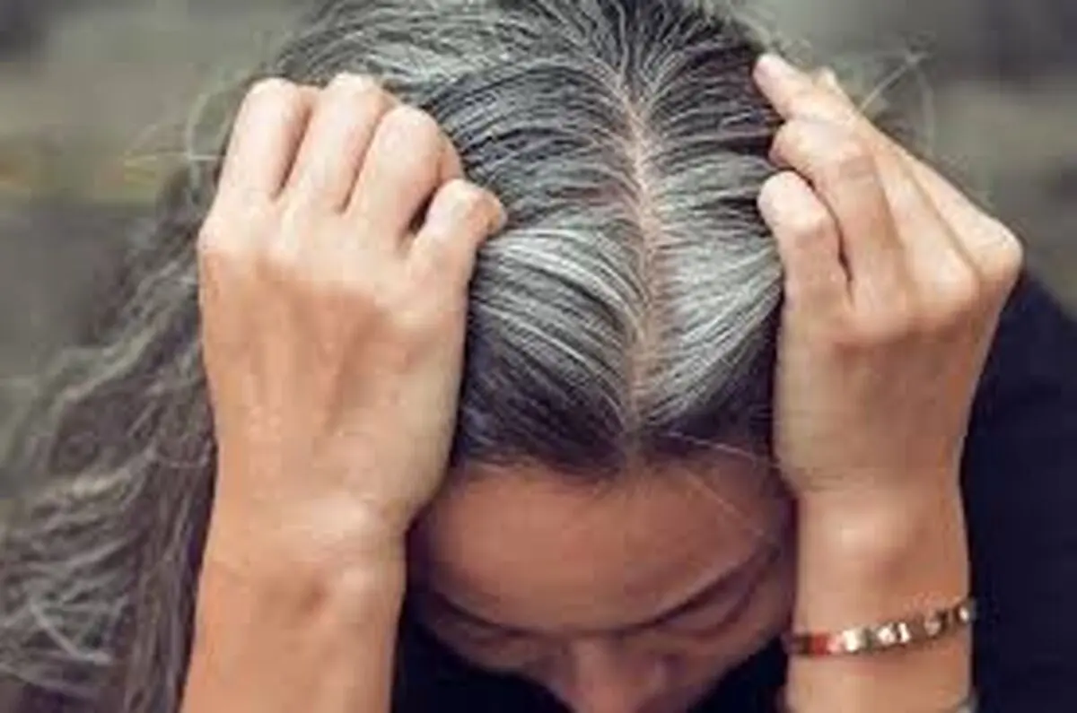 برای جلوگیری از سفید شدن مو چه بخوریم؟