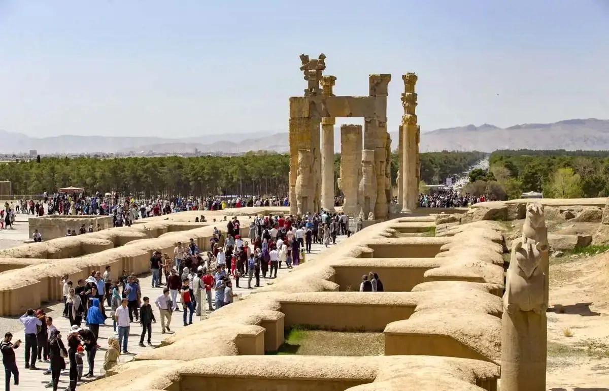 پشیمانی اسکندر از ویرانی تخت جمشید/ علتش مستی بود یا انتقام سیاسی؟
