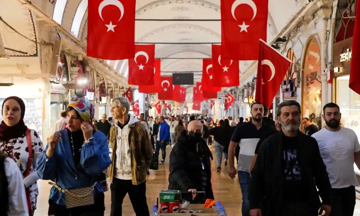 لیر در حال سقوط / ترکیه به دلیل بحران اقتصادی در حال فروپاشی است