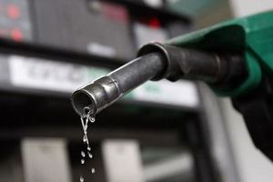 کاهش سهمیه بنزین مصوبه ستاد مدیریت حمل و نقل و سوخت کشور است