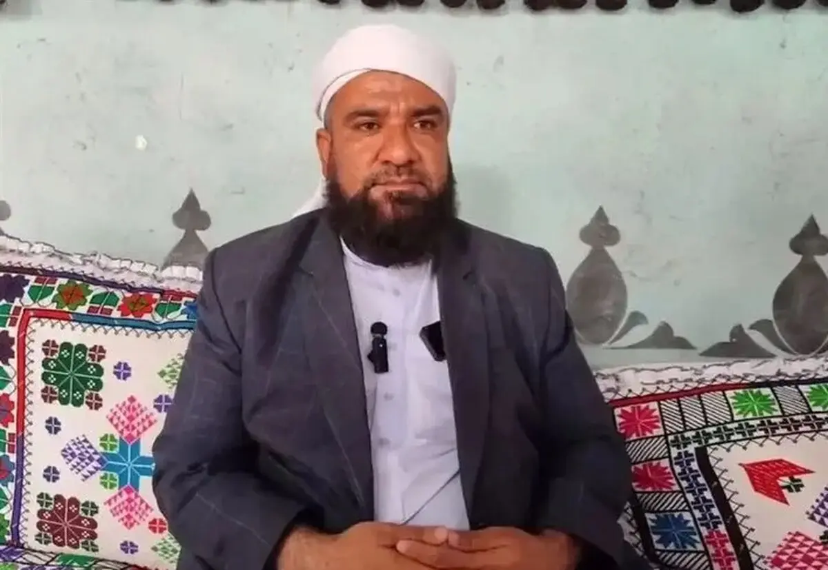 تصویری از پیکر مولوی شهید یوسف گرگیج در تجمع شبانه

