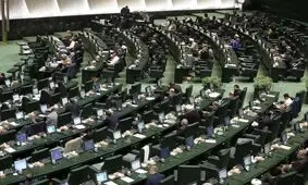 نماینده ماکو در مجلس: با دلخوش کردن به آمریکا نباید مملکت را تخریب کنیم

