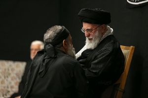 لحظهای که رهبر انقلاب به حاج محمود کریمی گفتند: ای ایران بخوان!