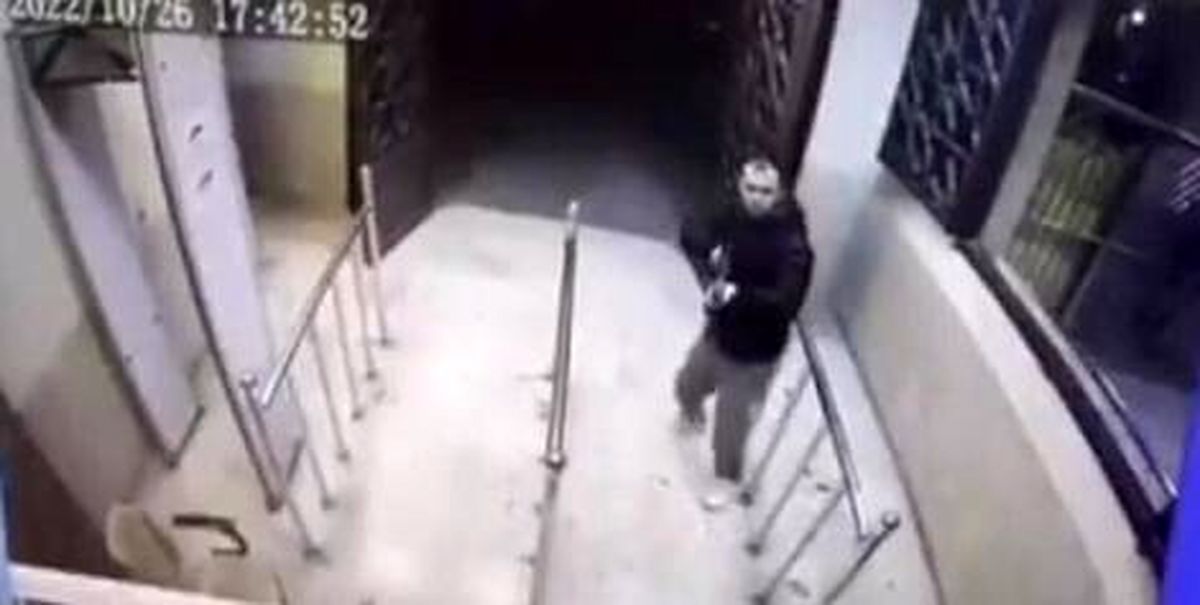 هر کسی بگوید حمله شاهچراغ «کار خودشونه» دستش با داعشیها در یک کاسه است/ عبارت «کار خودشونه» از زمان معاویه سر زبانها افتاد