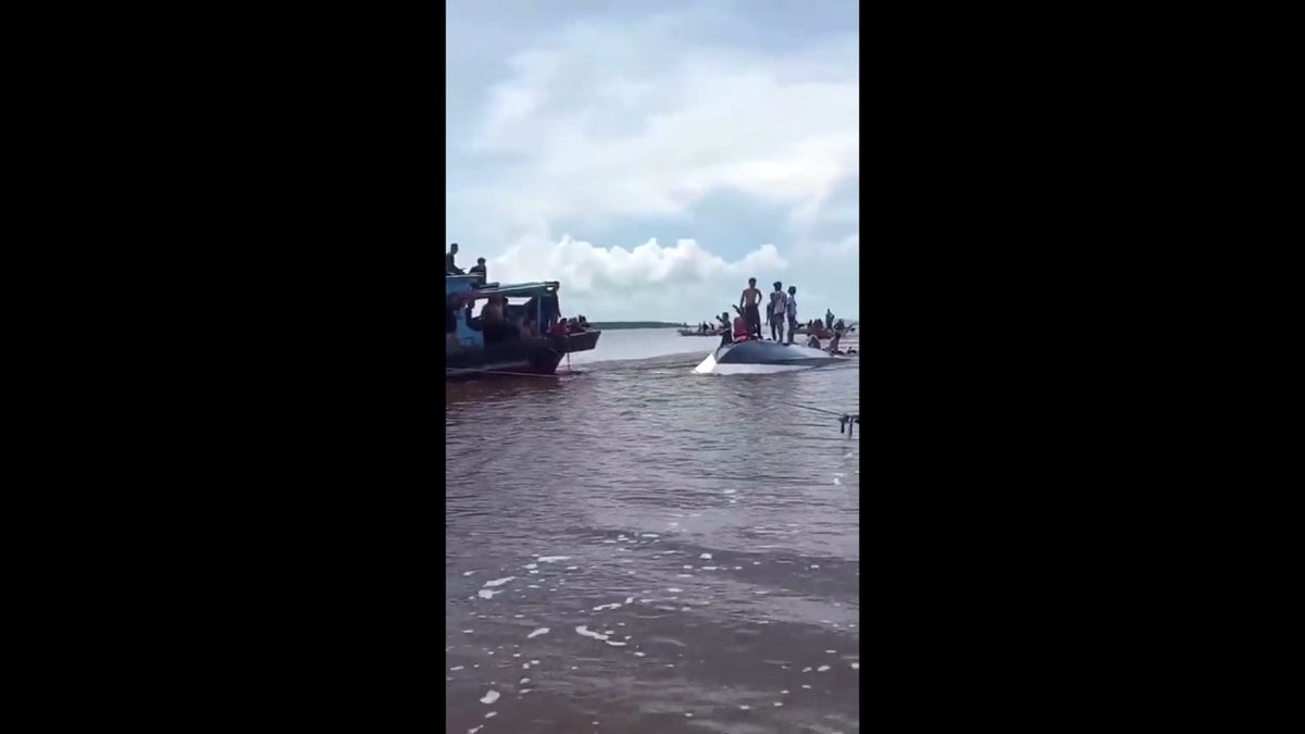 در پی واژگونی قایق در اندونزی ۱۱ نفر کشته شدند