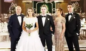 حضور داماد با لباس رالی در مراسم ازدواج