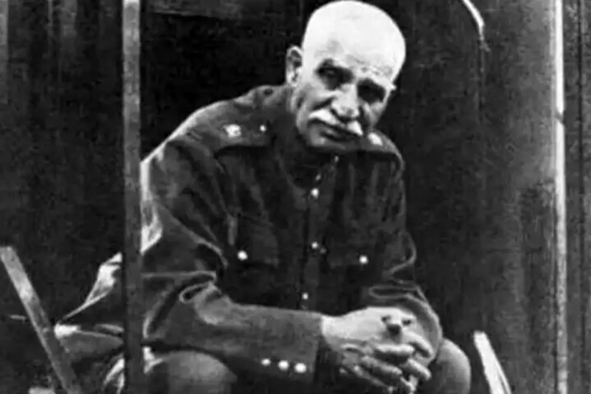 «برج میلاد» را رضاخان ساخت؟/ شوخی‌هایی که جدی گرفته شدند