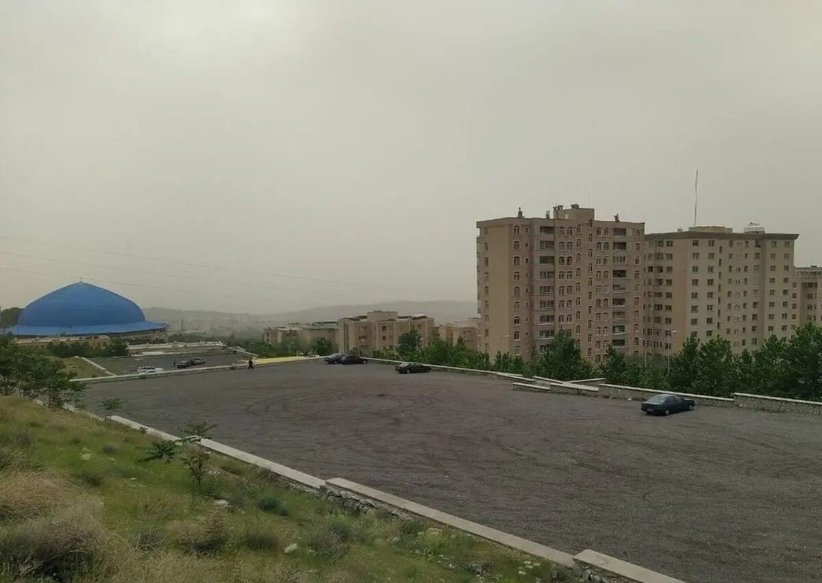 گلایه خانواده ها از تعطیلی دیرهنگام مدارس به دلیل آلودگی هوا/ مسئولین هم صبح روز یکشنبه فهمیدند؟

