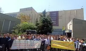 تجمع راهبران مترو تهران در اعتراض به حذف سنوات ارفاقی مشاغل سخت و زیان‌آور

