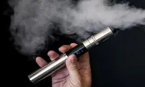 سیگار الکترونیکی پس از ترک سیگار، خطر سرطان ریه را افزایش می‌دهد